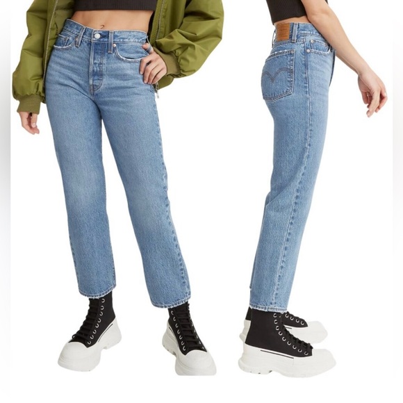 Levi's Wedgie High Waist Straight Leg Jeans in Oxnard Haze Size 30 Medium Wash - Picture 2 of 5